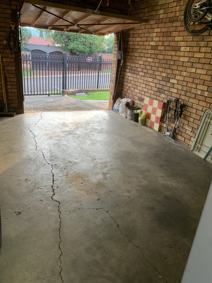 3 Bedroom Property for Sale in Val de Grace Gauteng