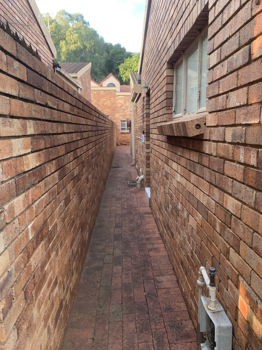 3 Bedroom Property for Sale in Val de Grace Gauteng