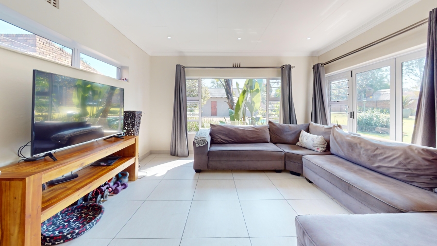 4 Bedroom Property for Sale in Farrarmere Gauteng
