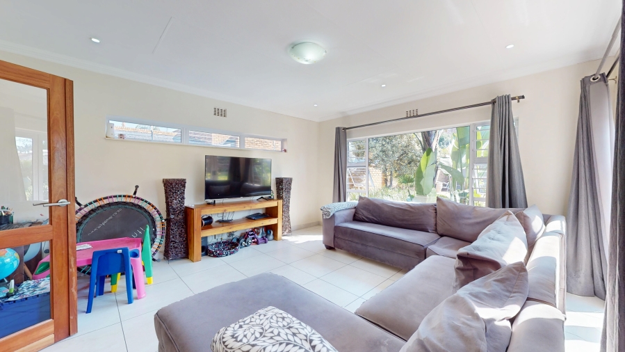 4 Bedroom Property for Sale in Farrarmere Gauteng