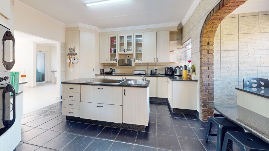 4 Bedroom Property for Sale in Farrarmere Gauteng
