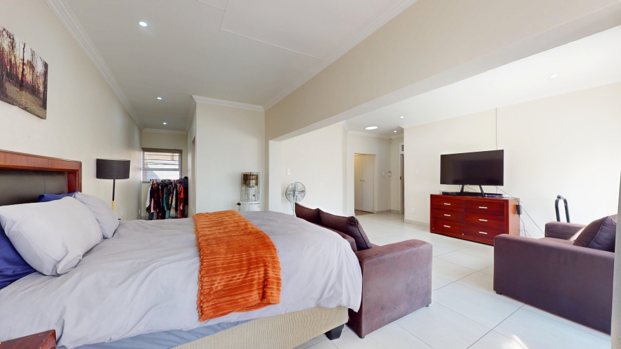 4 Bedroom Property for Sale in Farrarmere Gauteng