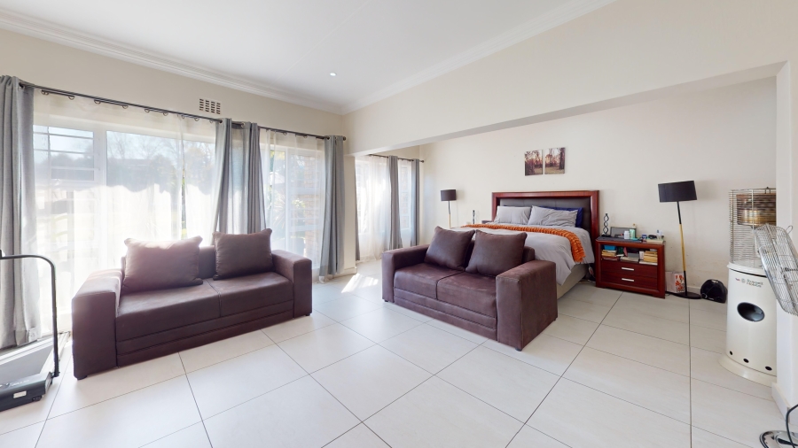 4 Bedroom Property for Sale in Farrarmere Gauteng