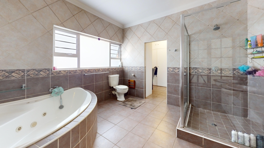 4 Bedroom Property for Sale in Farrarmere Gauteng