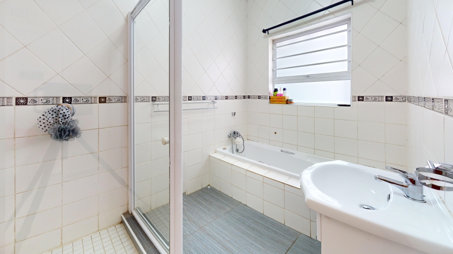 4 Bedroom Property for Sale in Farrarmere Gauteng