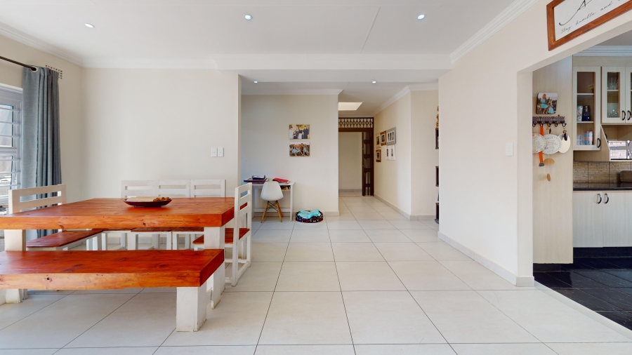 4 Bedroom Property for Sale in Farrarmere Gauteng