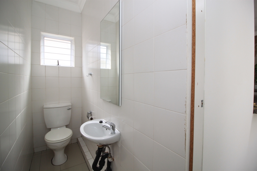 To Let 1 Bedroom Property for Rent in Highlands North Gauteng