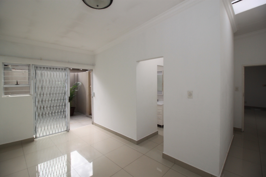 To Let 1 Bedroom Property for Rent in Highlands North Gauteng