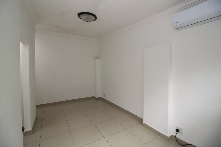 To Let 1 Bedroom Property for Rent in Highlands North Gauteng