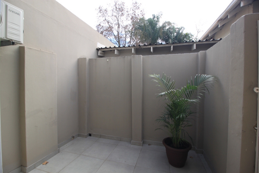 To Let 1 Bedroom Property for Rent in Highlands North Gauteng