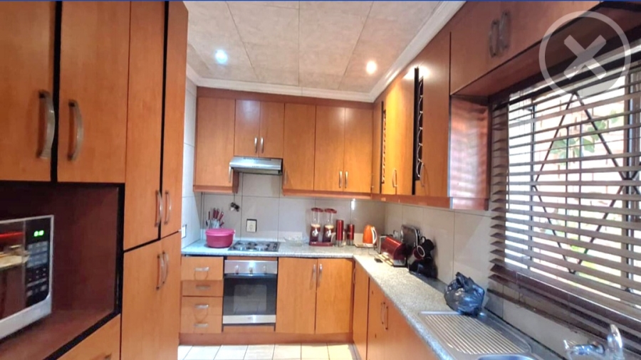 3 Bedroom Property for Sale in Dawn Park Gauteng