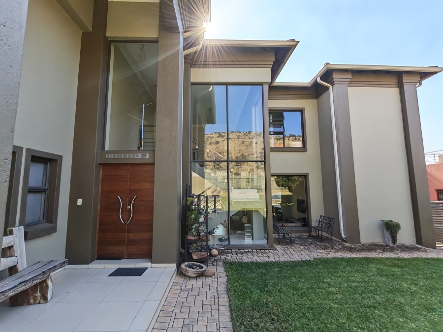 4 Bedroom Property for Sale in Magaliesberg Country Estate Gauteng
