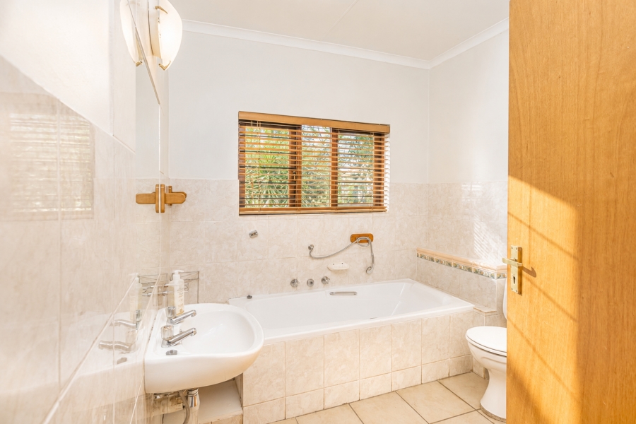4 Bedroom Property for Sale in Cornwall Hill Gauteng