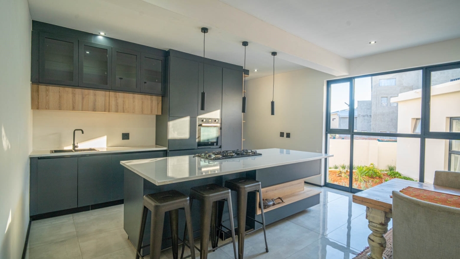 4 Bedroom Property for Sale in Helderfontein Estate Gauteng