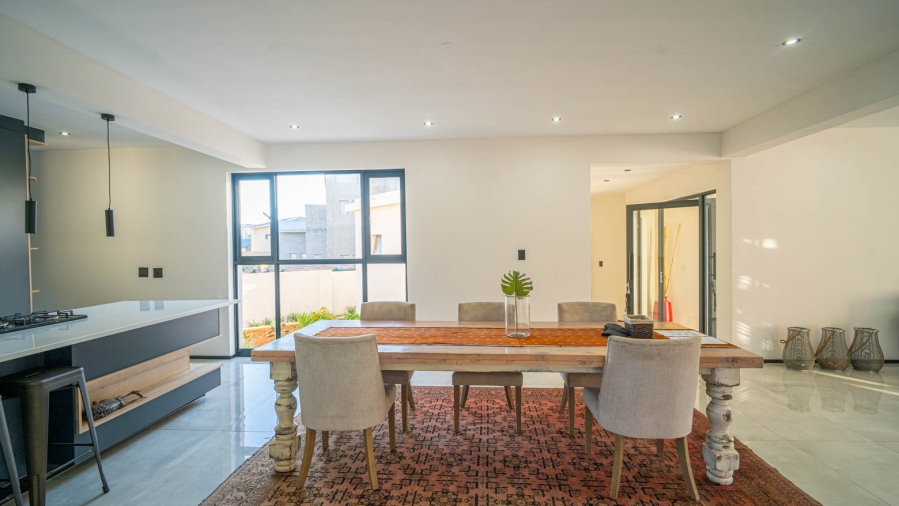 4 Bedroom Property for Sale in Helderfontein Estate Gauteng