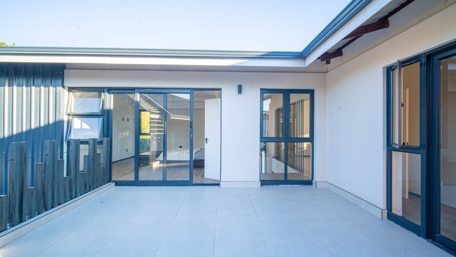 4 Bedroom Property for Sale in Helderfontein Estate Gauteng