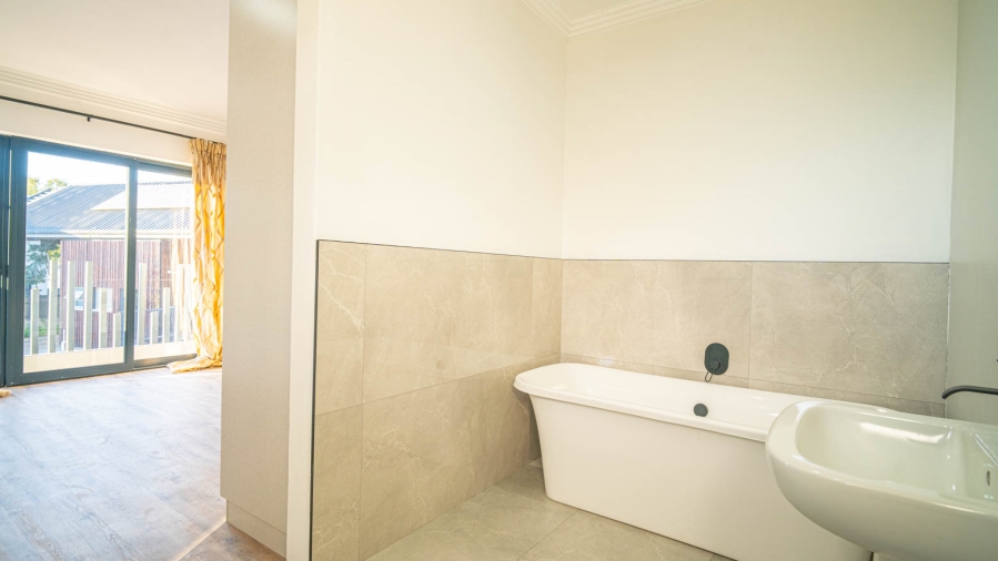 4 Bedroom Property for Sale in Helderfontein Estate Gauteng