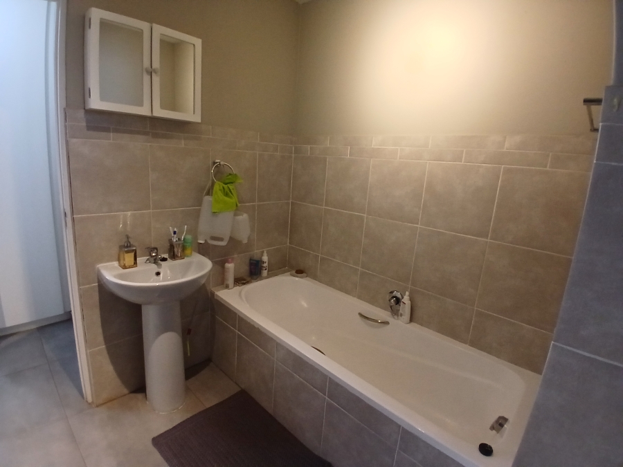 2 Bedroom Property for Sale in Albemarle Gauteng