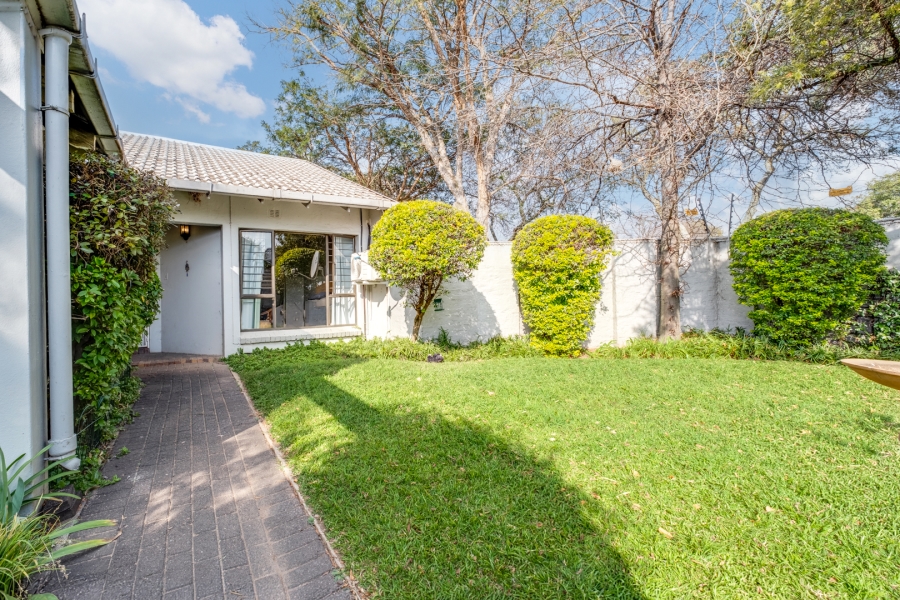 2 Bedroom Property for Sale in Lonehill Gauteng