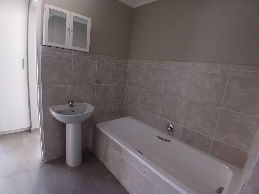 2 Bedroom Property for Sale in Albemarle Gauteng