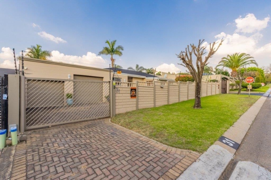 3 Bedroom Property for Sale in Marais Steyn Park Gauteng
