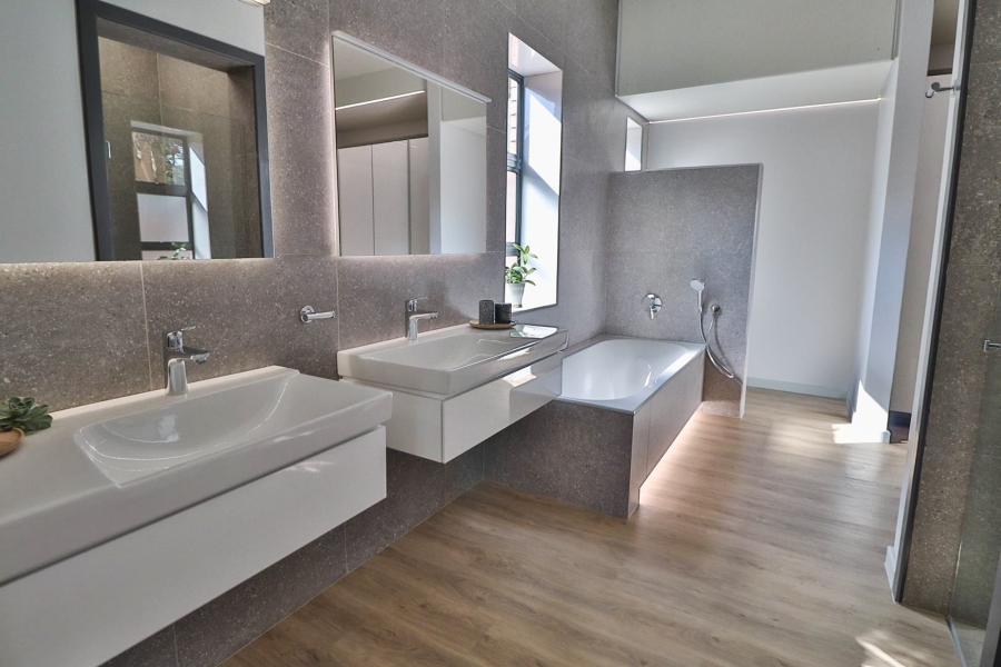 3 Bedroom Property for Sale in Nieuw Muckleneuk Gauteng