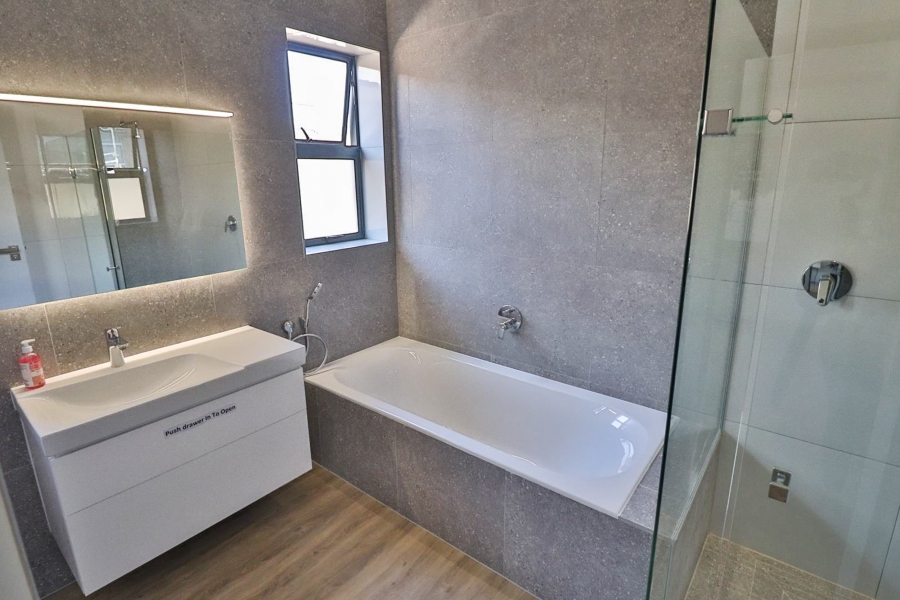 3 Bedroom Property for Sale in Nieuw Muckleneuk Gauteng