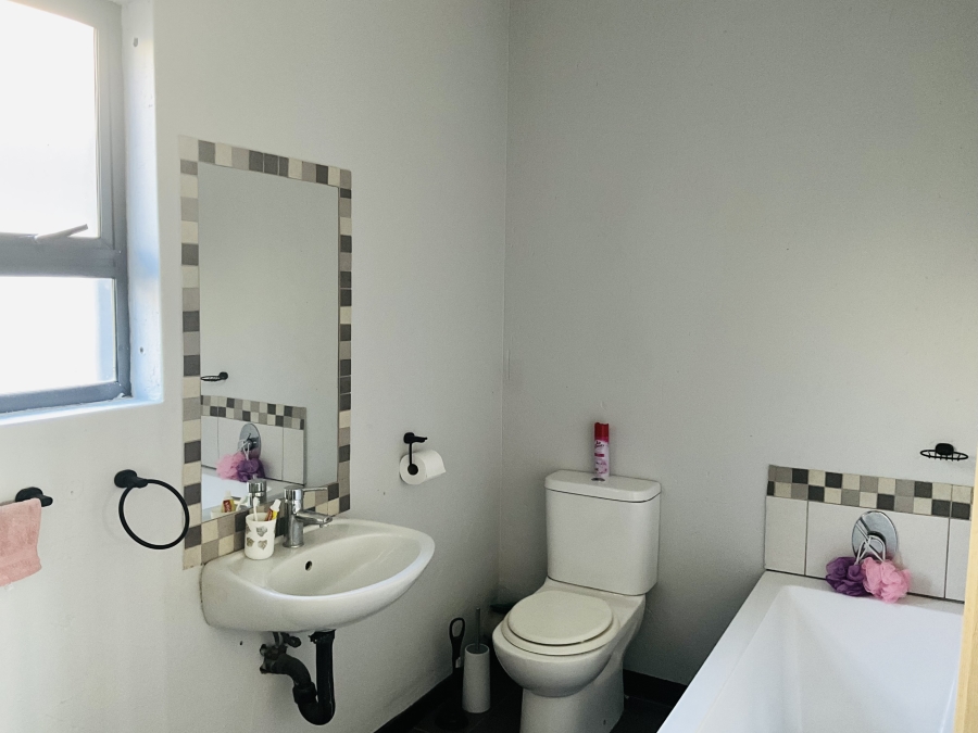 3 Bedroom Property for Sale in Honeydew Gauteng