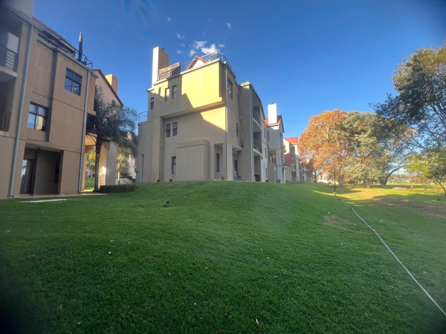 1 Bedroom Property for Sale in Zwartkop Golf Estate Gauteng
