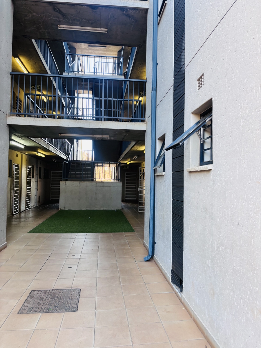 To Let 2 Bedroom Property for Rent in Clubview Gauteng