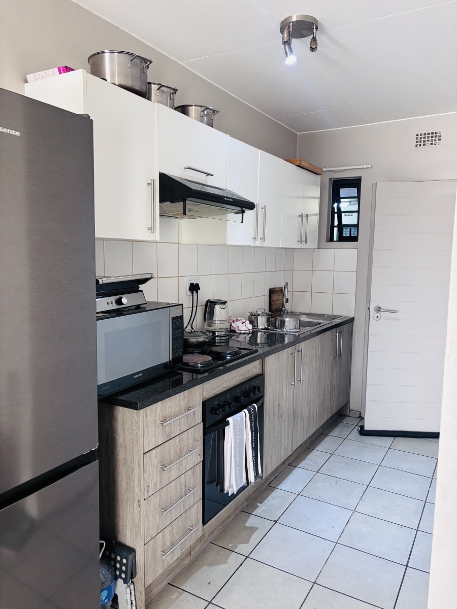 To Let 2 Bedroom Property for Rent in Clubview Gauteng