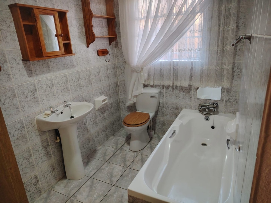 3 Bedroom Property for Sale in Greenhills Gauteng
