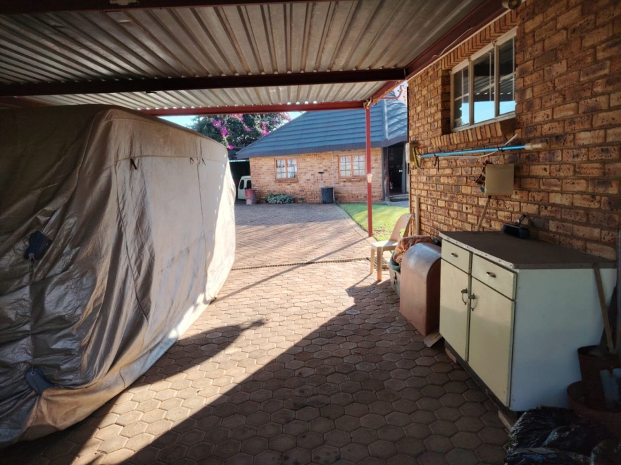 3 Bedroom Property for Sale in Greenhills Gauteng