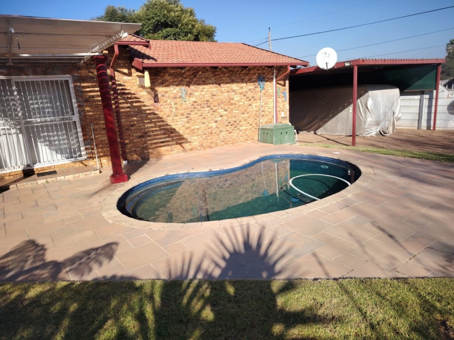 3 Bedroom Property for Sale in Greenhills Gauteng