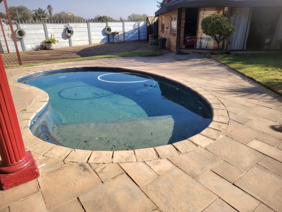 3 Bedroom Property for Sale in Greenhills Gauteng