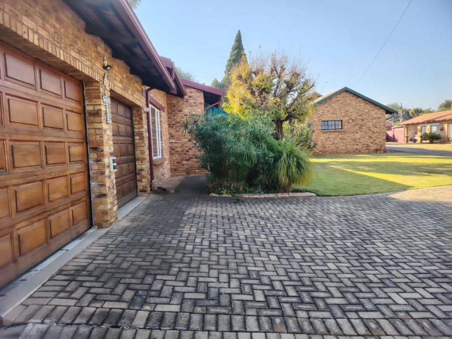 3 Bedroom Property for Sale in Greenhills Gauteng
