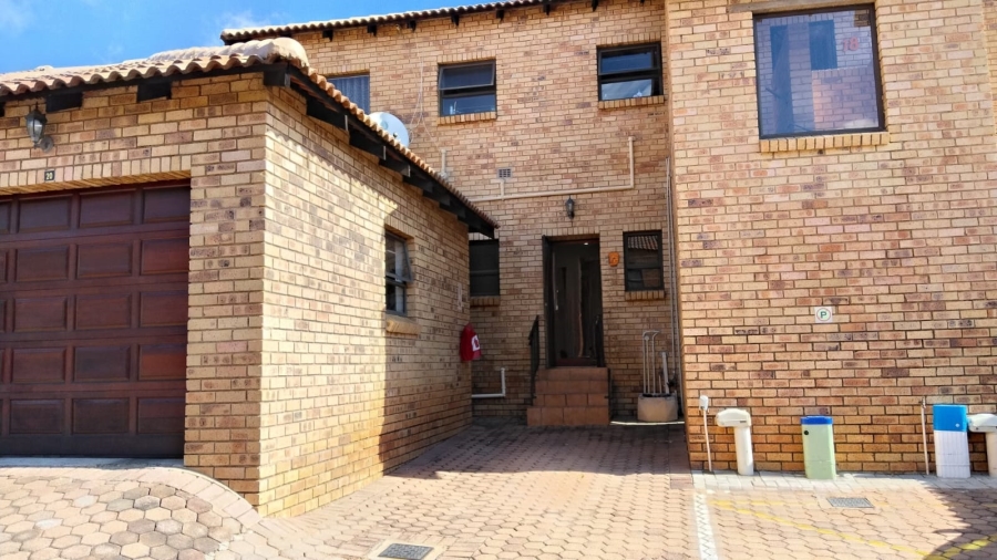 3 Bedroom Property for Sale in Chancliff Ridge Gauteng