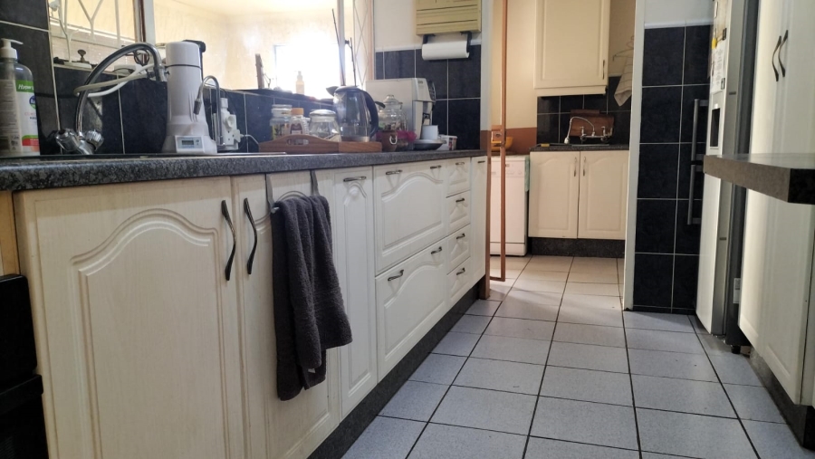 3 Bedroom Property for Sale in Greenhills Gauteng