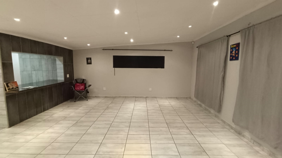 4 Bedroom Property for Sale in Randpoort Gauteng