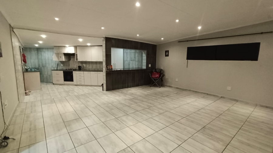 4 Bedroom Property for Sale in Randpoort Gauteng
