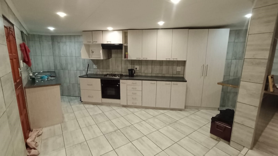 4 Bedroom Property for Sale in Randpoort Gauteng