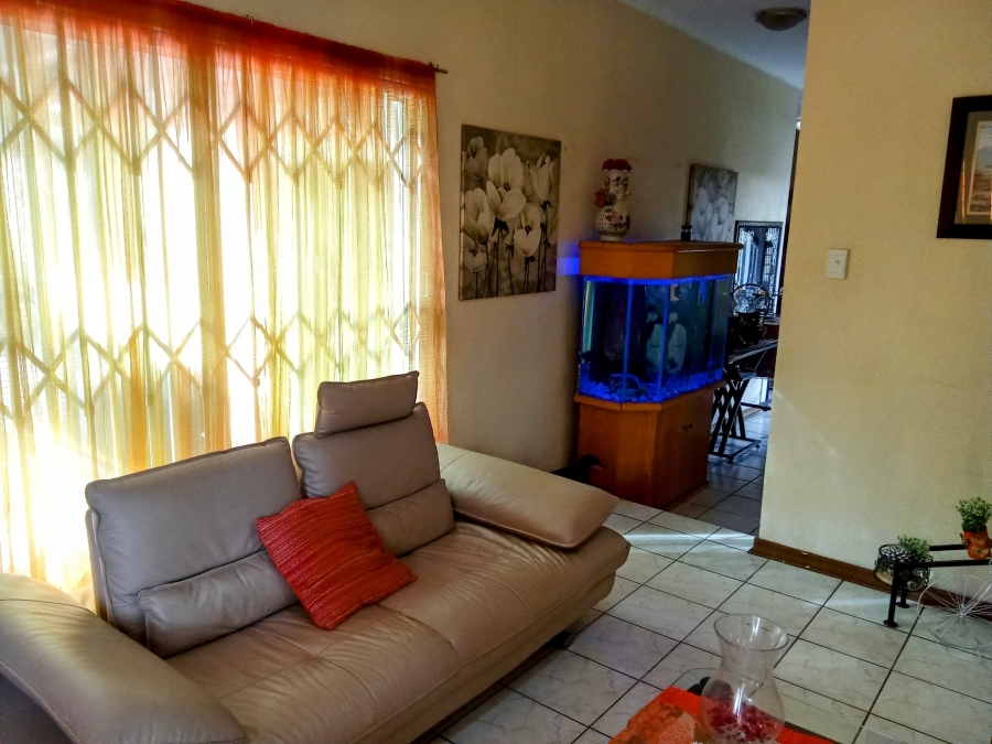 4 Bedroom Property for Sale in Breaunanda Gauteng