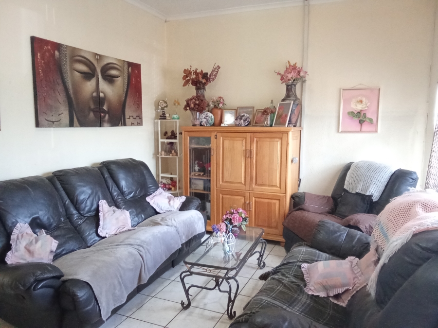 4 Bedroom Property for Sale in Breaunanda Gauteng