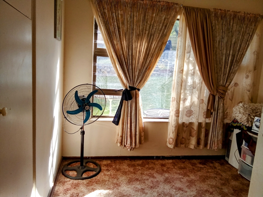 4 Bedroom Property for Sale in Breaunanda Gauteng