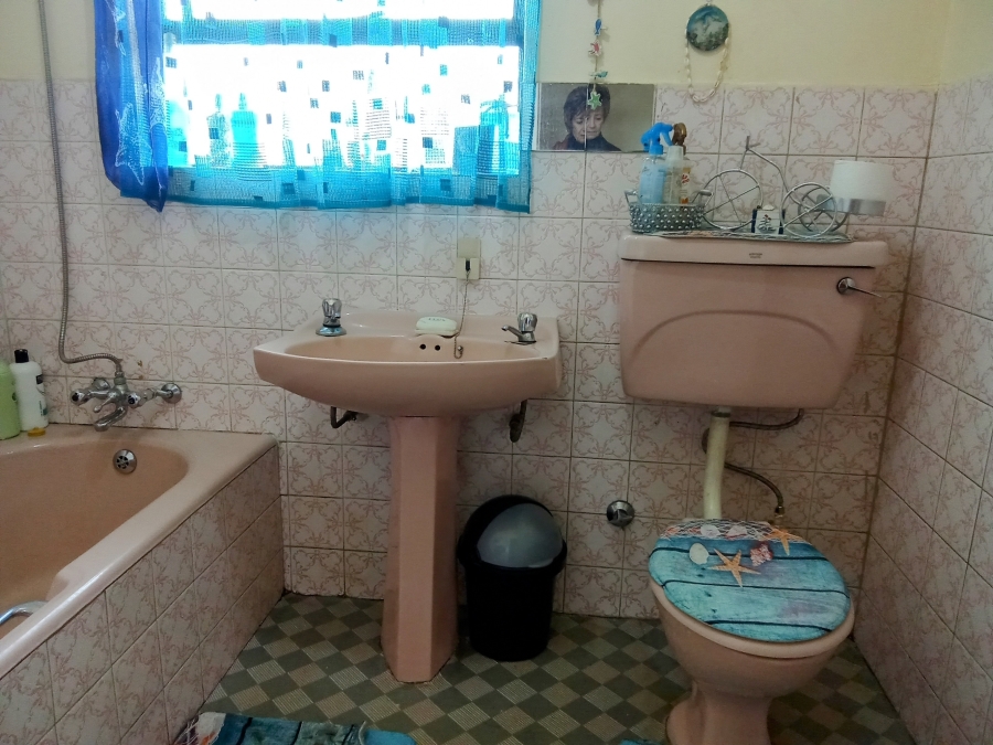 4 Bedroom Property for Sale in Breaunanda Gauteng