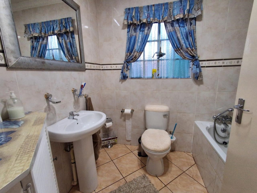 3 Bedroom Property for Sale in Carletonville Central Gauteng