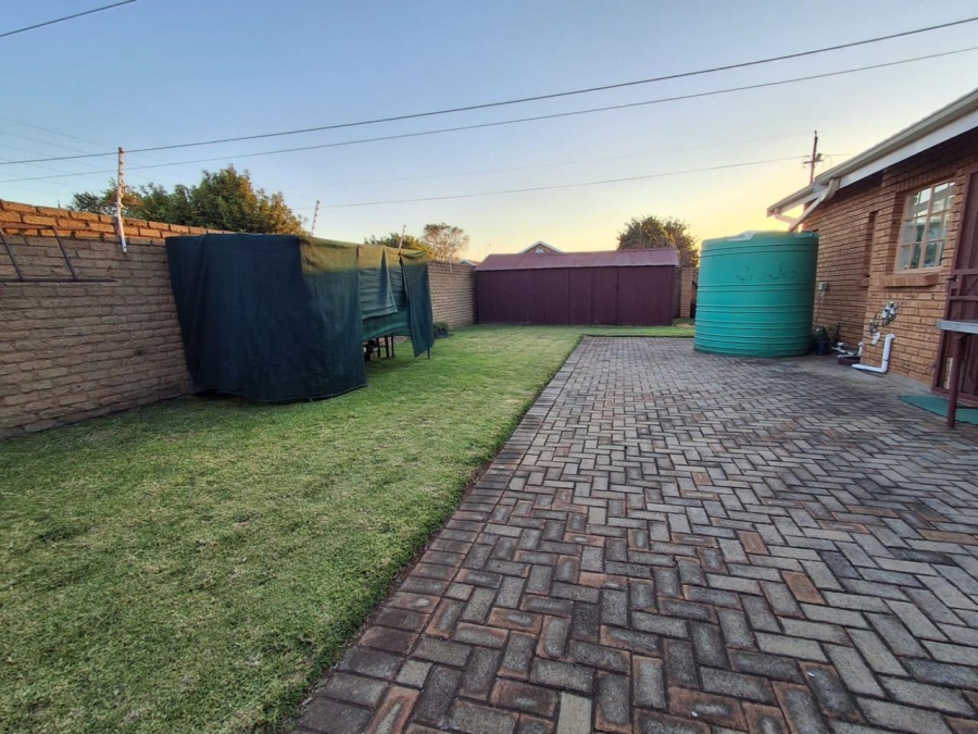 3 Bedroom Property for Sale in Carletonville Central Gauteng