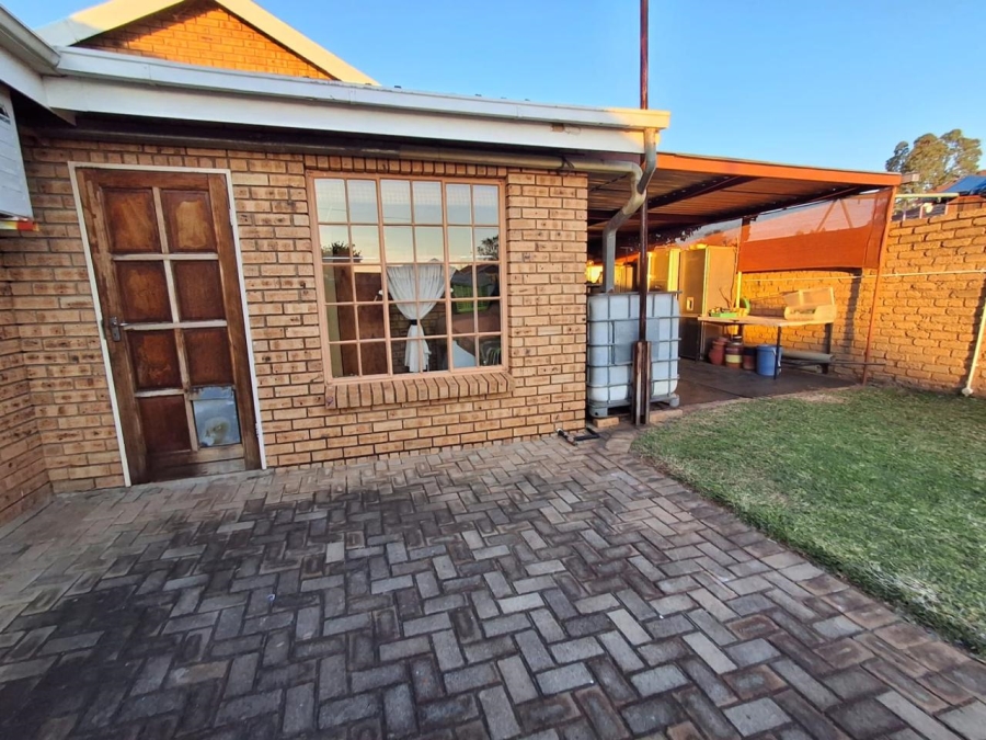 3 Bedroom Property for Sale in Carletonville Central Gauteng