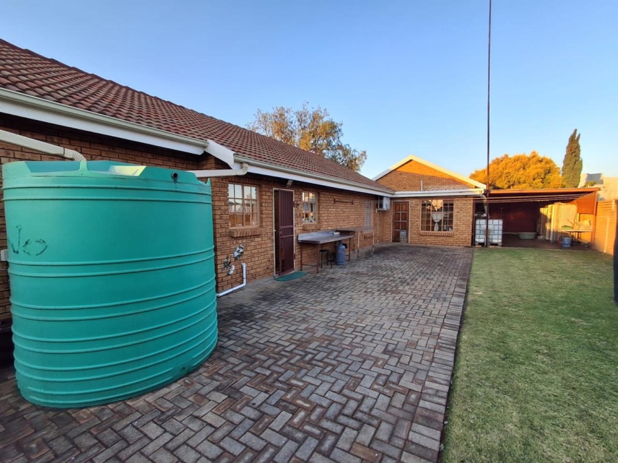 3 Bedroom Property for Sale in Carletonville Central Gauteng