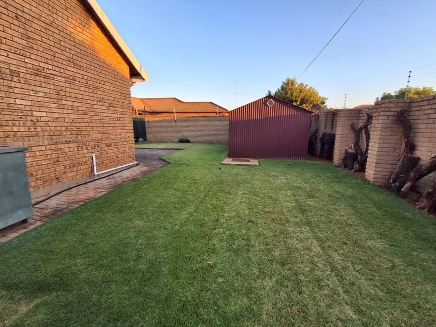 3 Bedroom Property for Sale in Carletonville Central Gauteng